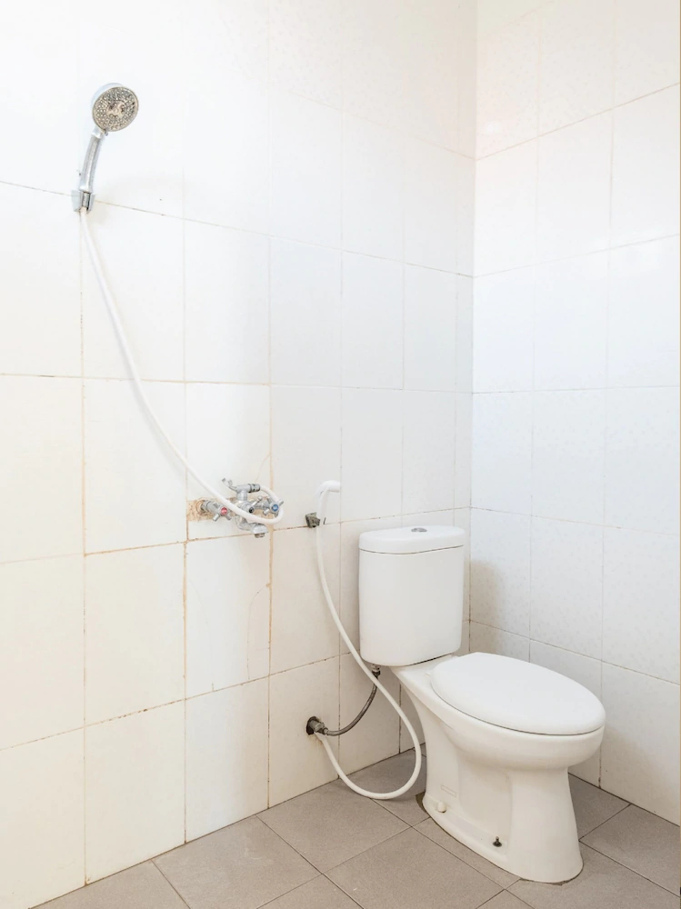 RedDoorz near Trans Studio Mall Bongo Residence