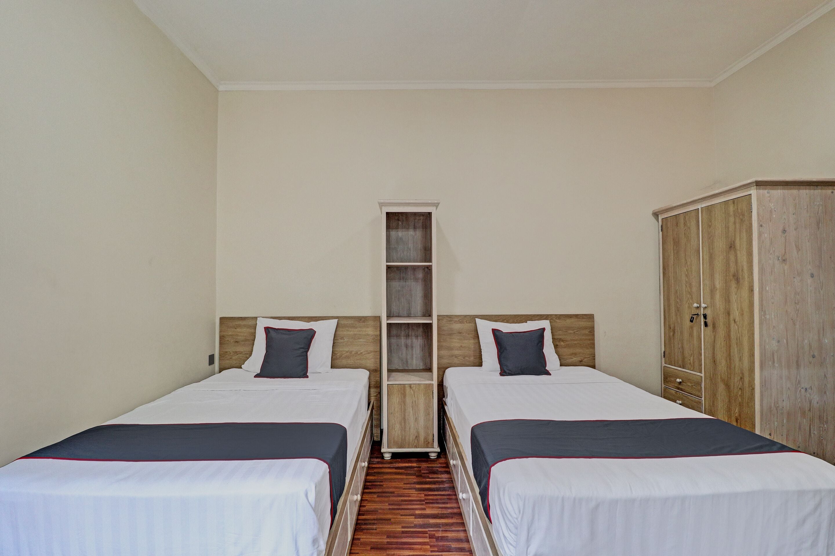 Capital O 92705 Lea Residence Dago Syariah