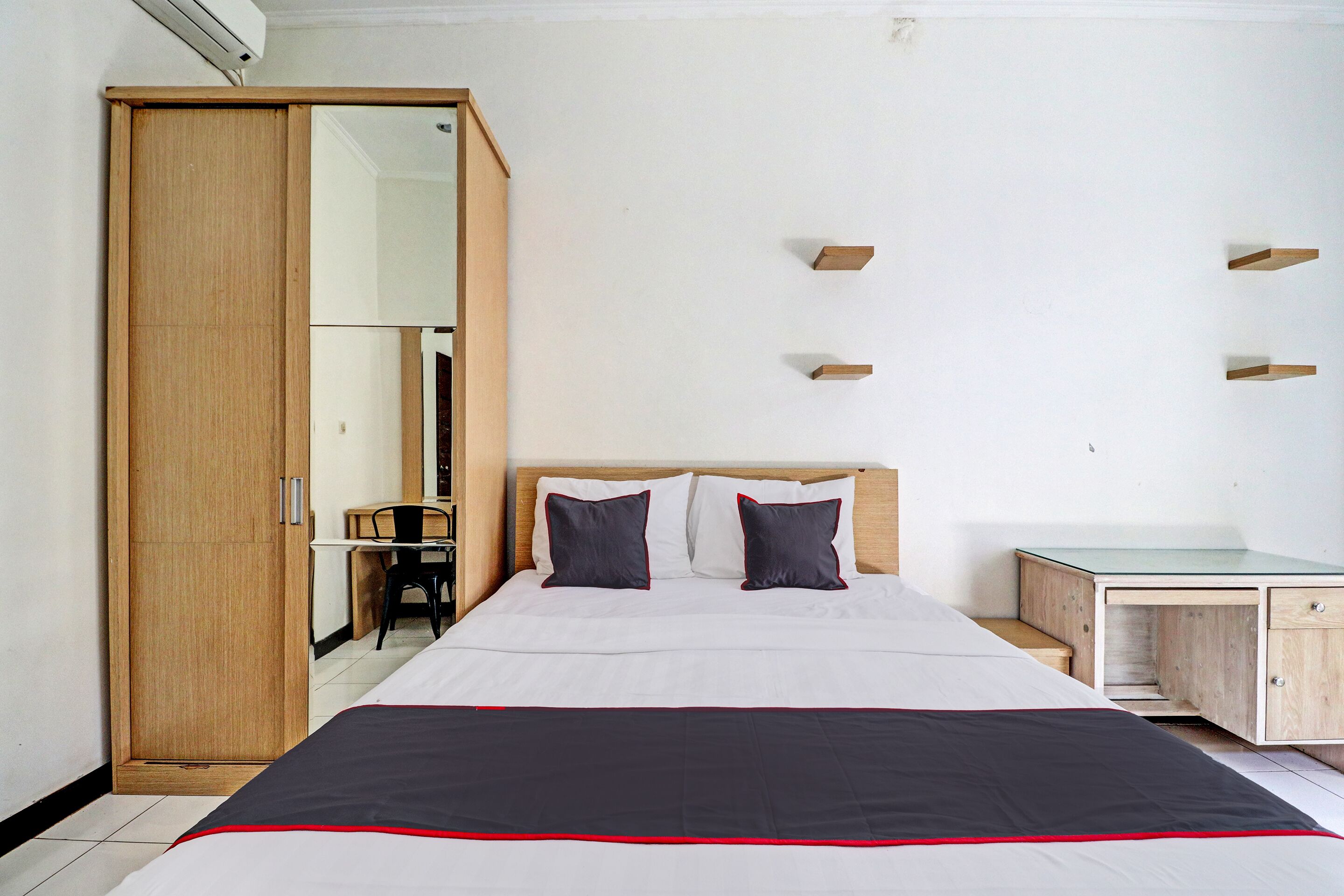 Capital O 92705 Lea Residence Dago Syariah