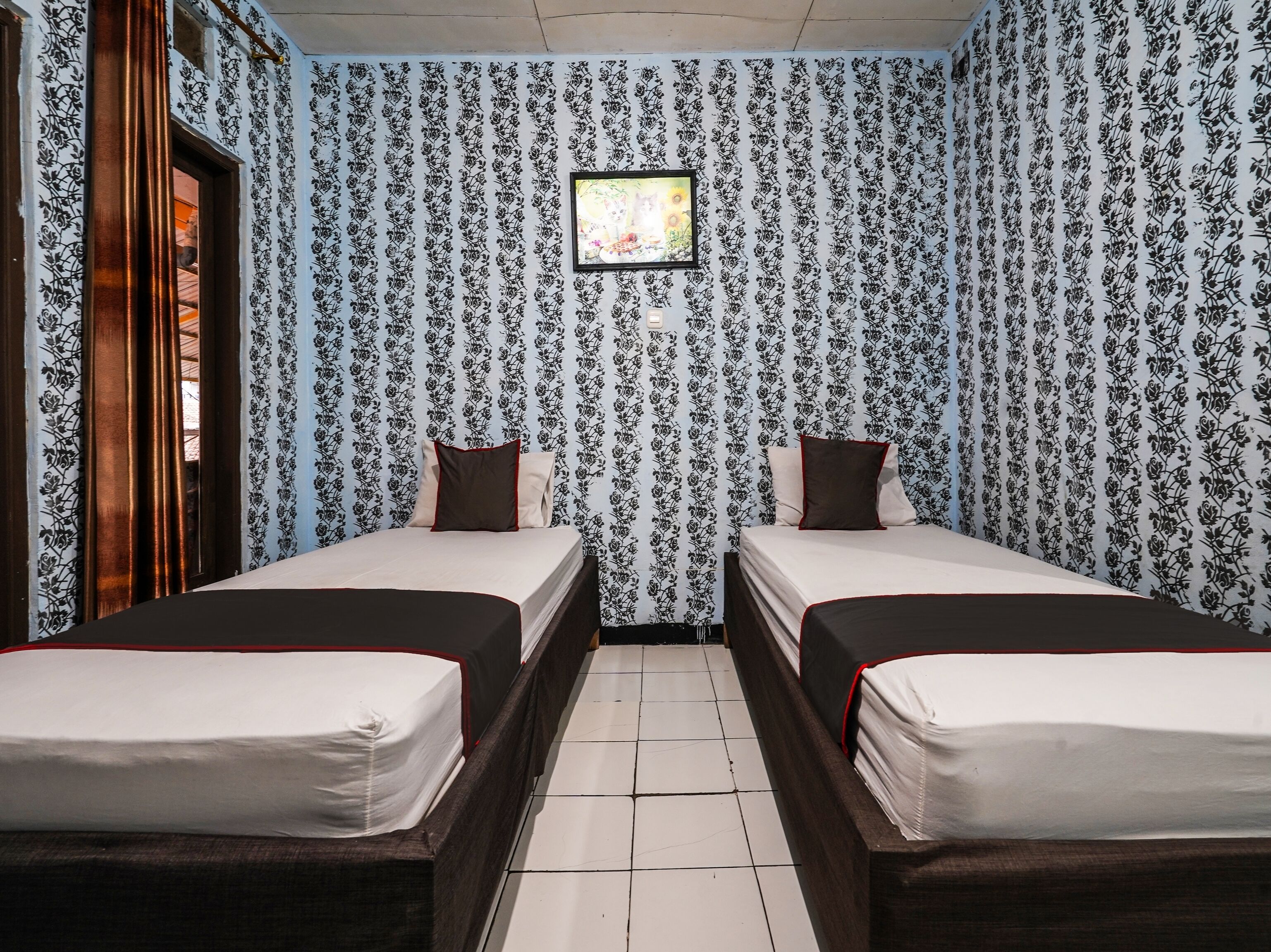 Capital O 93262 Hotel Cherish 2