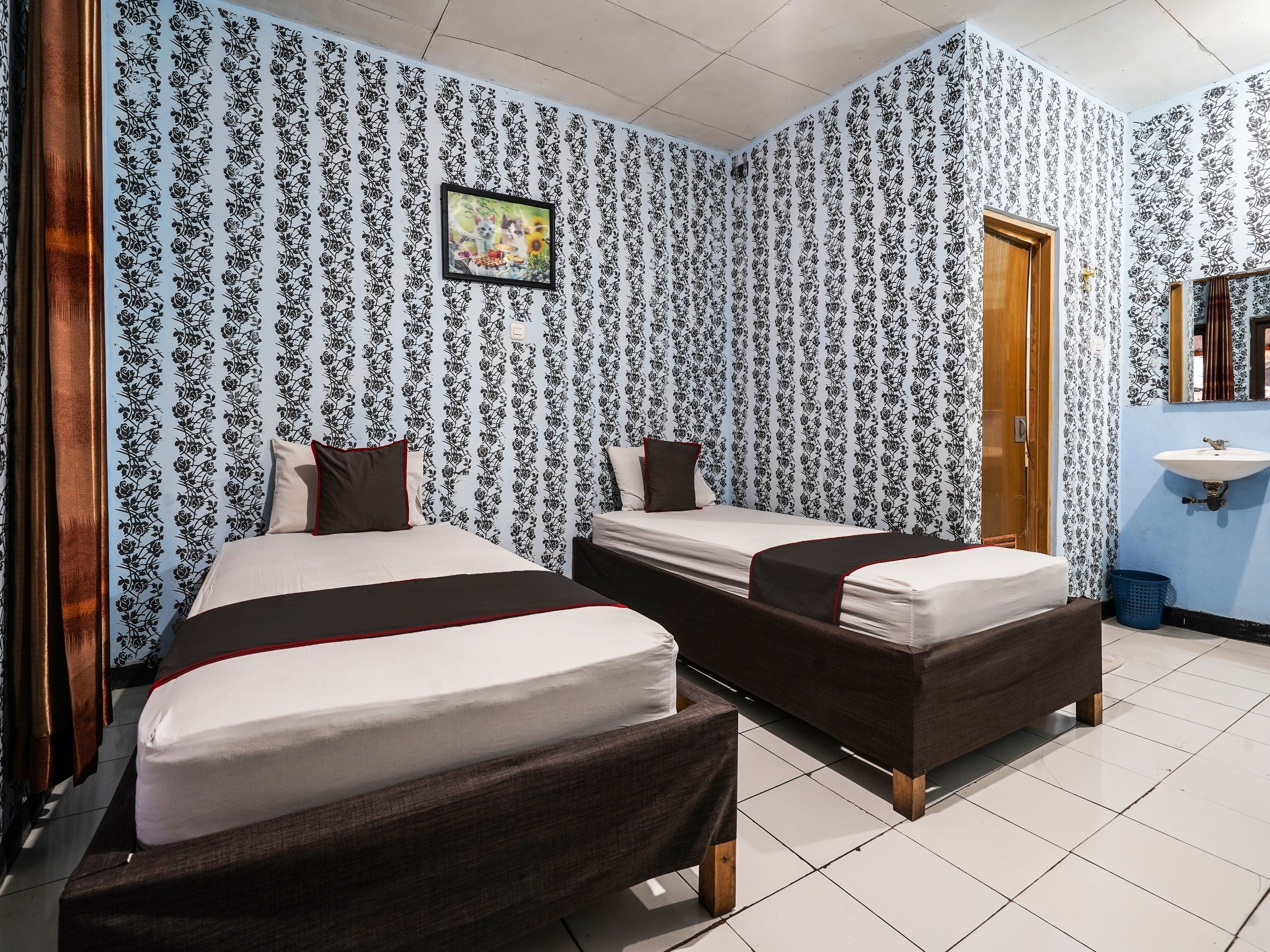 Capital O 93262 Hotel Cherish 2