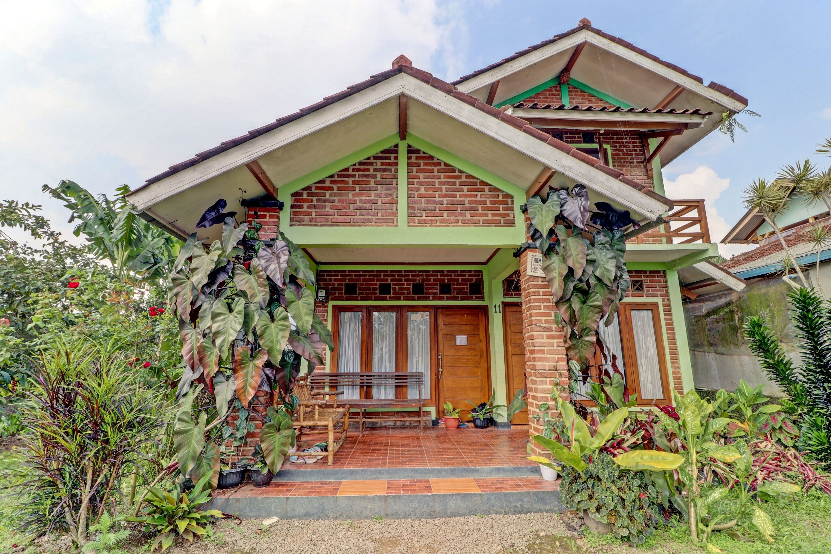 Cibeunying Homestay Cibodas Maribaya Homestays By Oyo Rooms