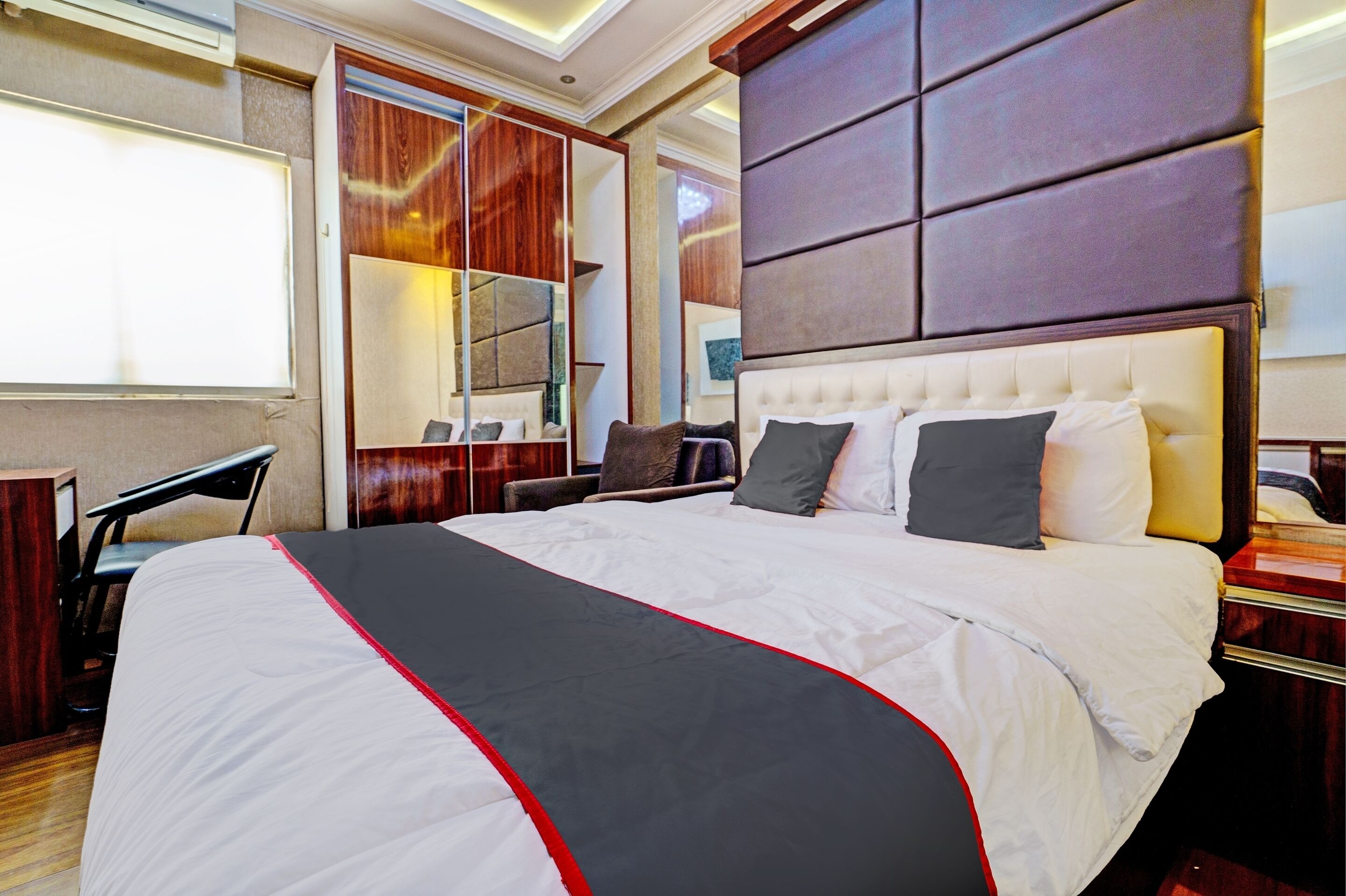 Collection O Apartemen The Suite Metro By Sultan Property II