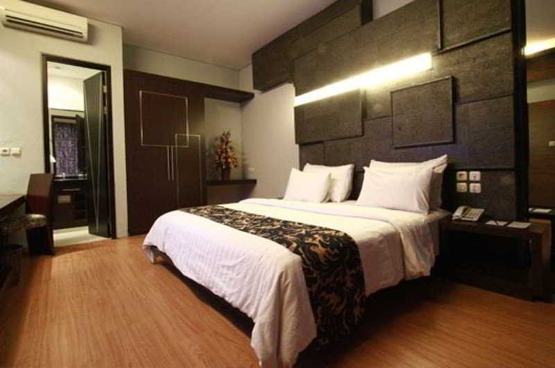 Hotel Santika PasirKaliki