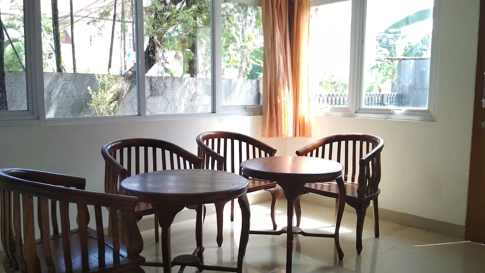 De Sutami Pasteur Villa by HouseinBandung