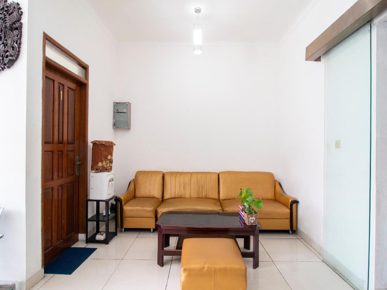 Fenway Kostel by OYO Rooms