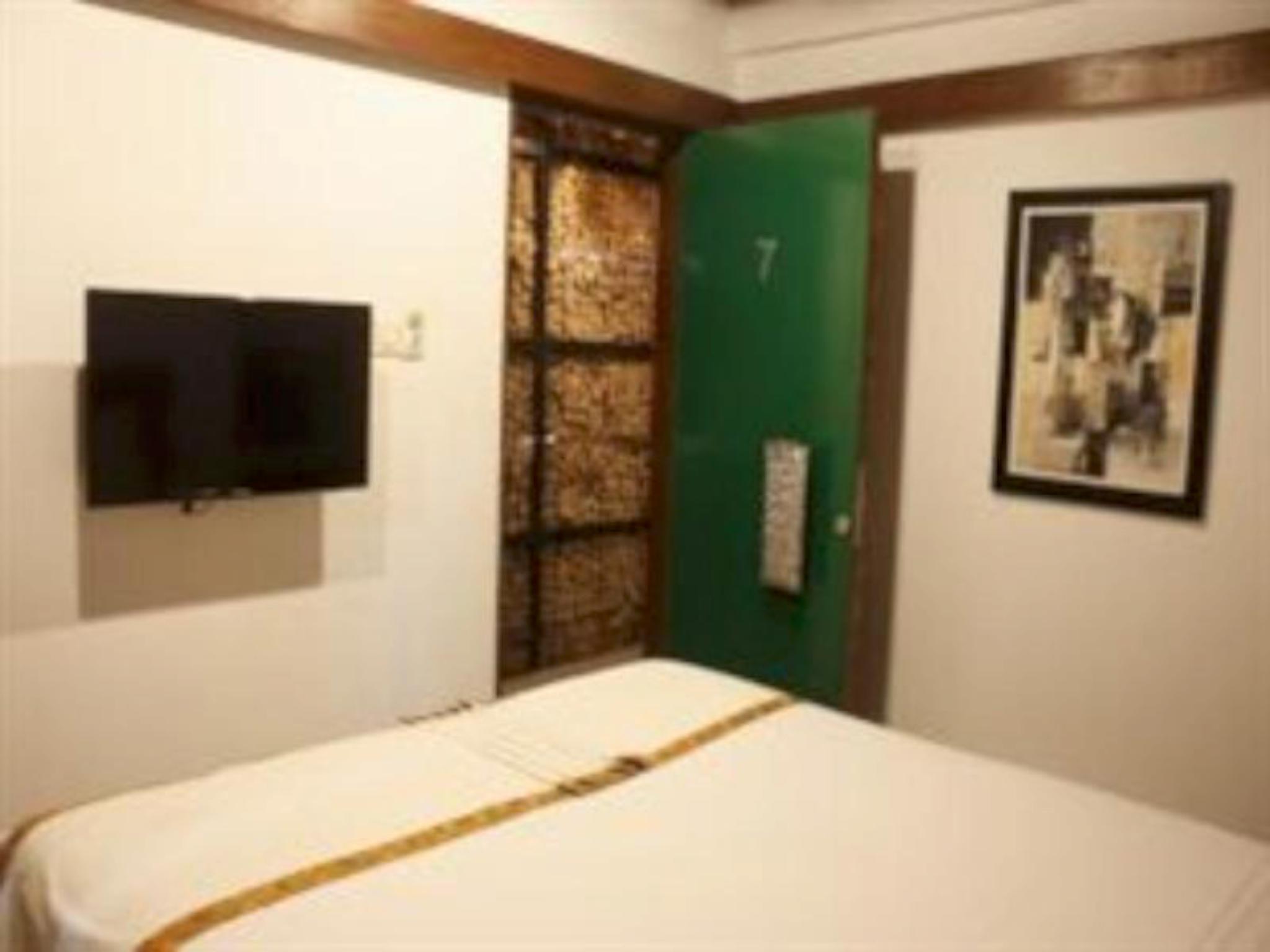 Flores Gallery Hotel