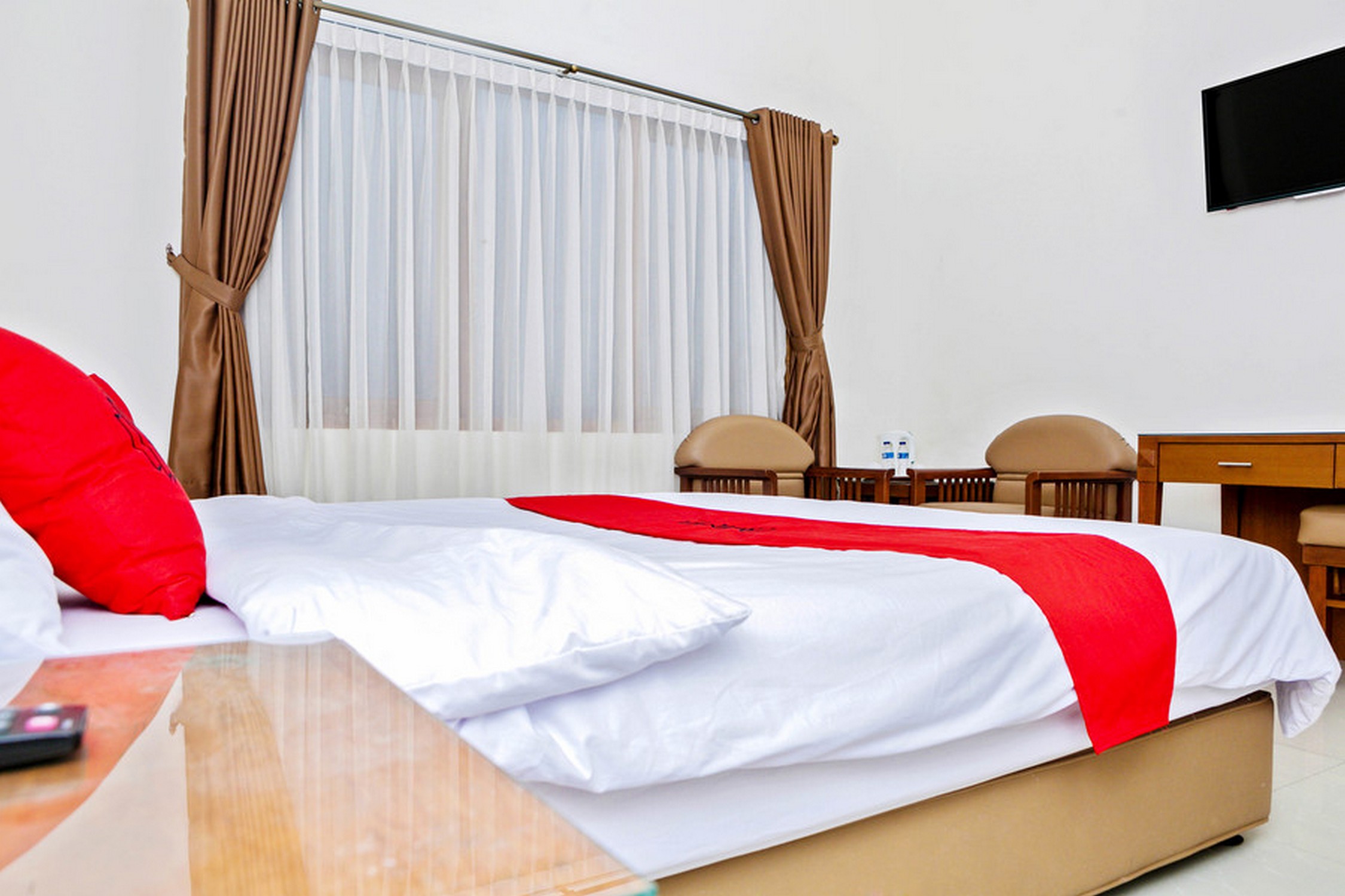 Frances Hotel by RedDoorz