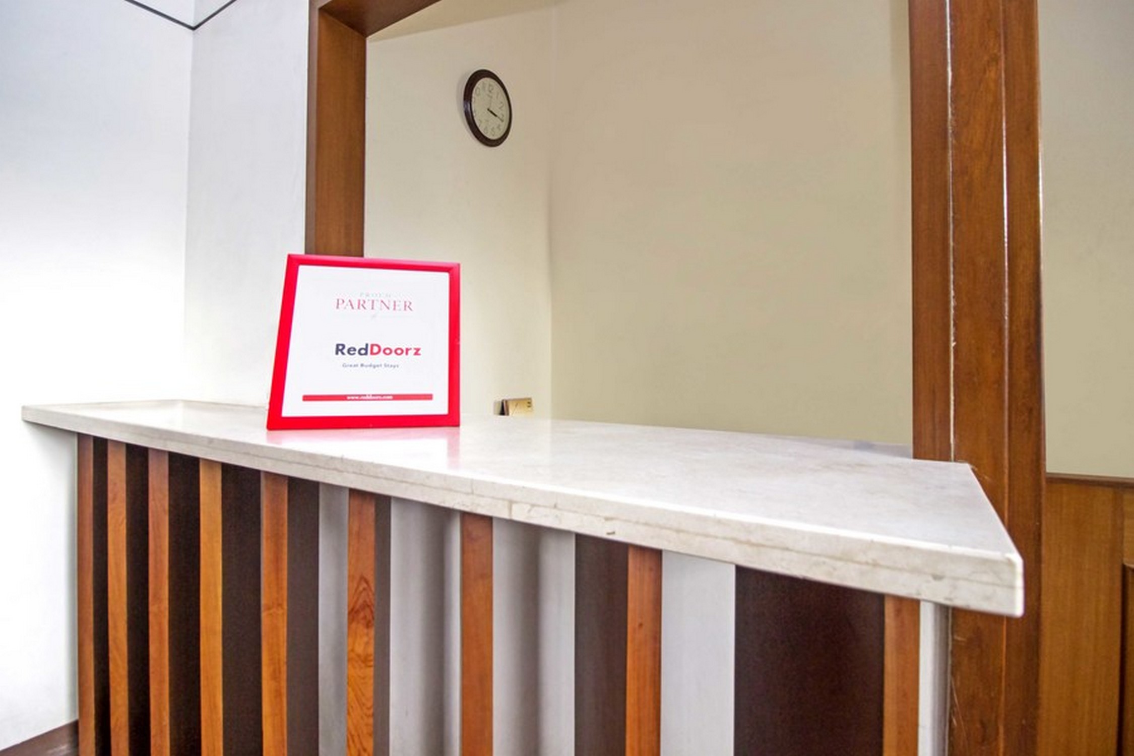 Frances Hotel by RedDoorz