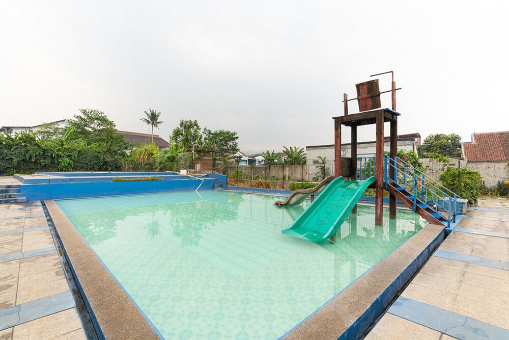 Garden Hostel Dago by RedDoorz