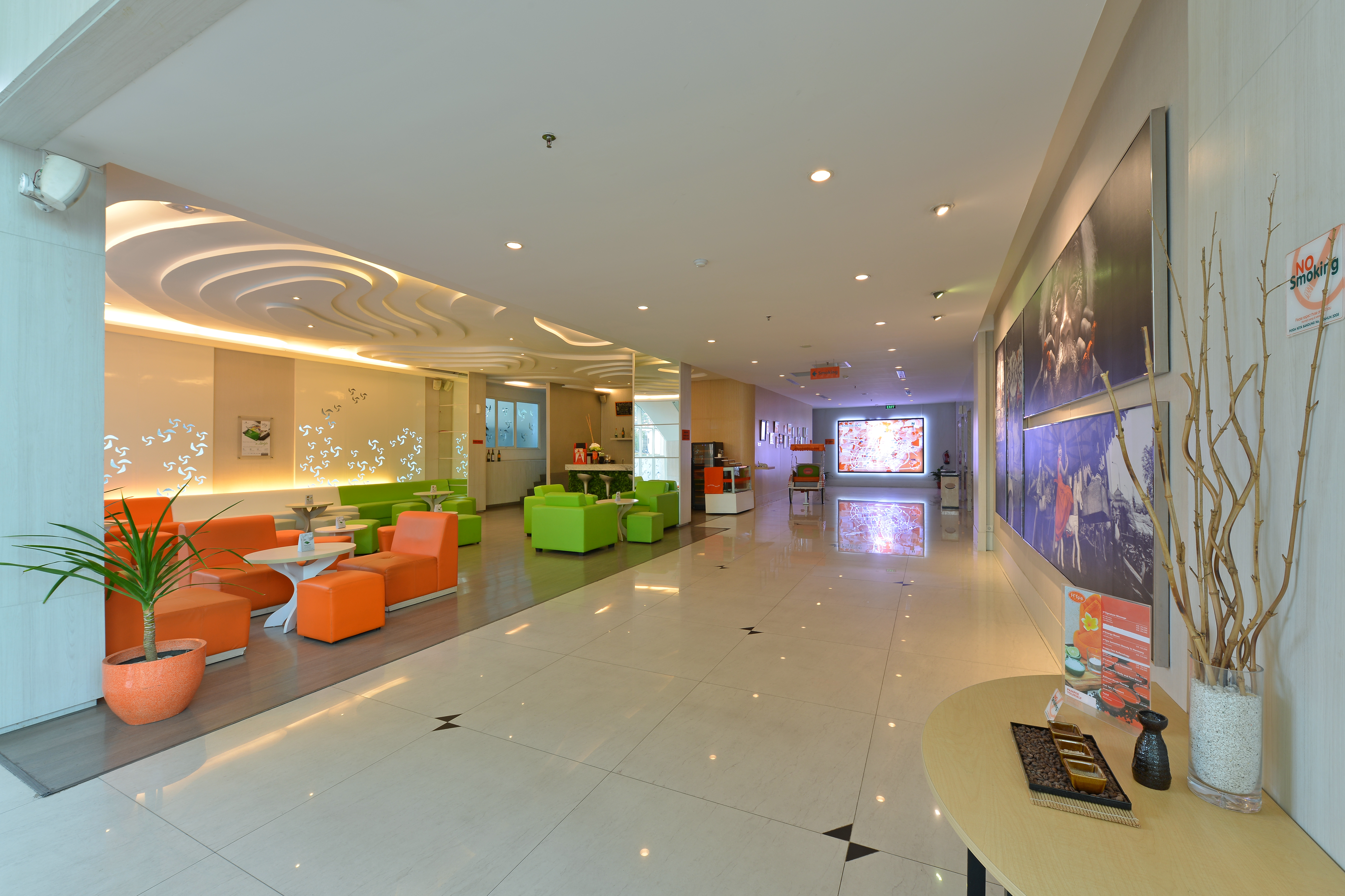 HARRIS Hotel & Convention Ciumbuleuit Bandung