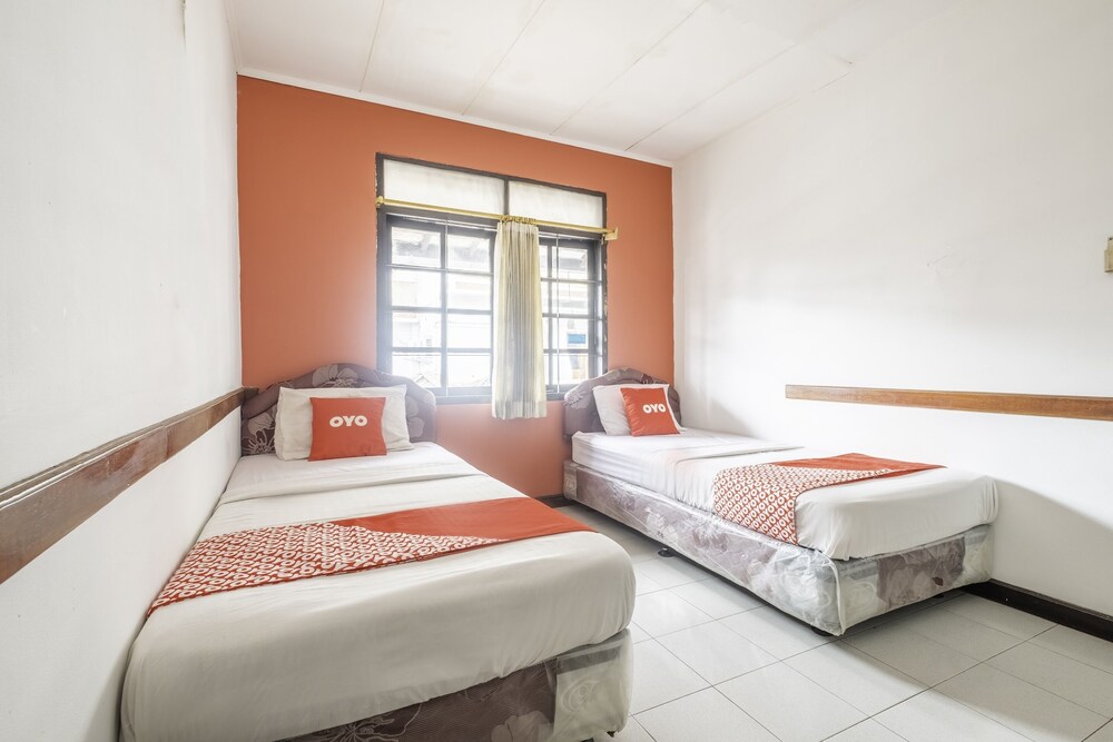 New Bali Indah Hotel Bandung by OYO Rooms