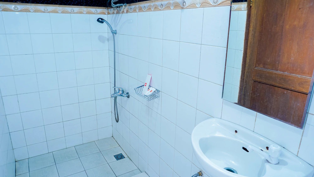 Hotel Cemara Asri by OYO Rooms