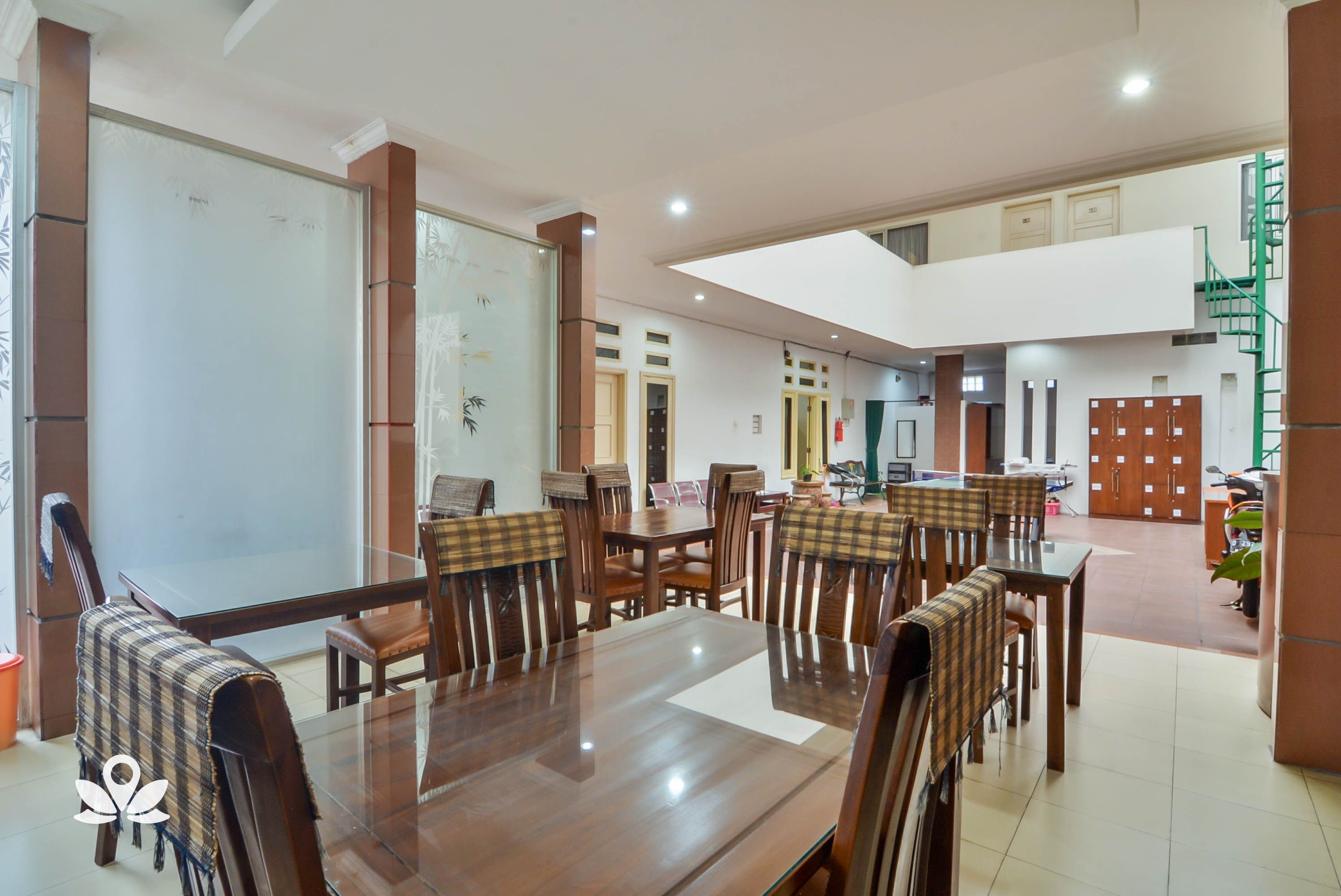 Hotel Family By ZEN Rooms