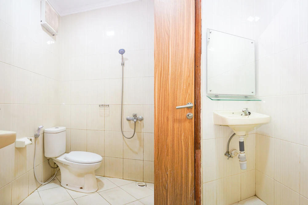 Hotel Kurnia by OYO Rooms
