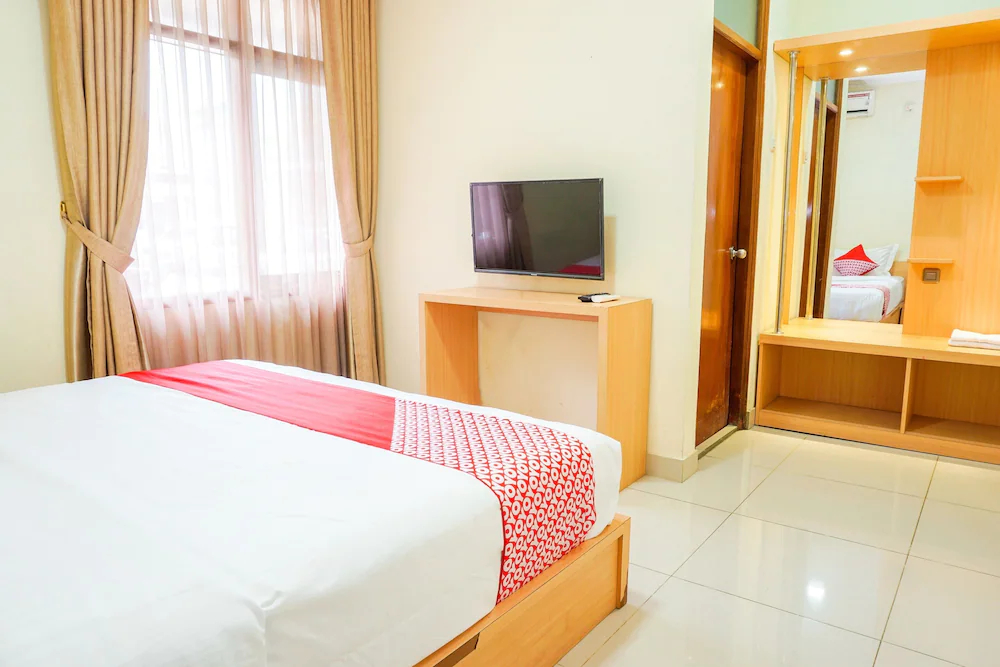 Hotel Kurnia by OYO Rooms
