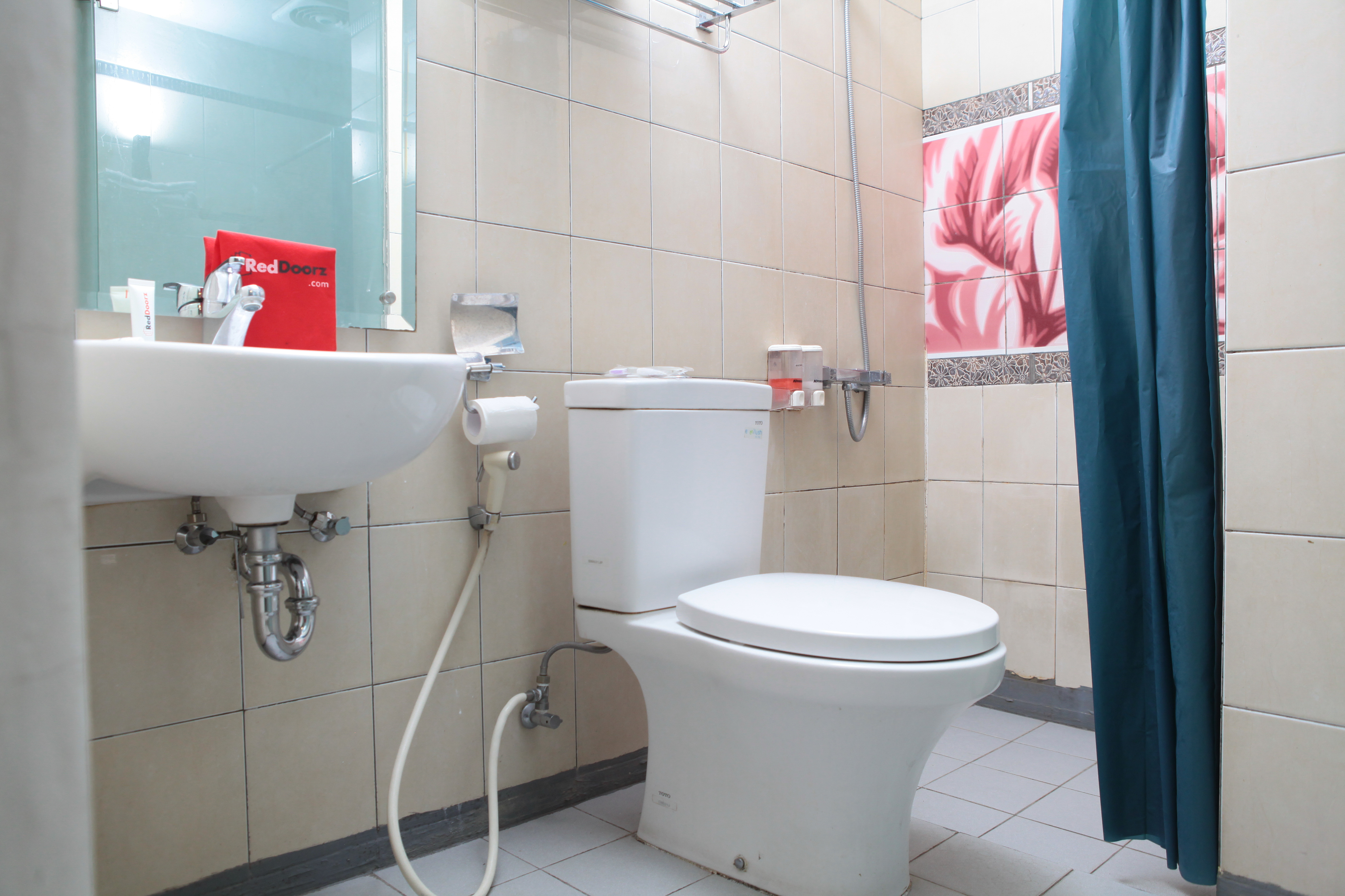 Hotel Mawar by RedDoorz