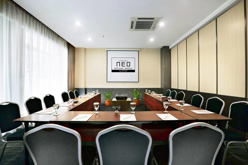 Hotel NEO Dipatiukur