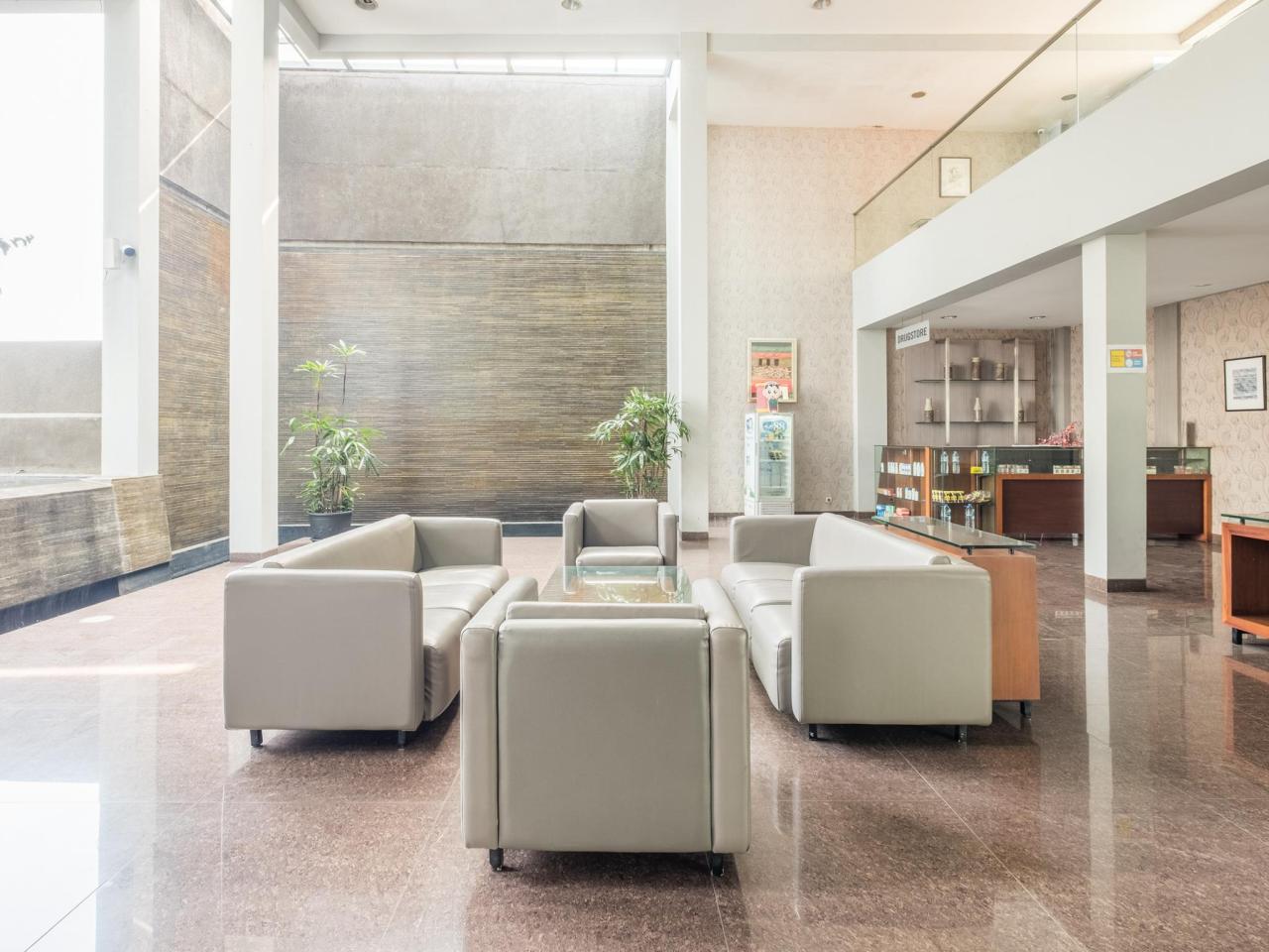 Hotel Nyland Pasteur by OYO Rooms