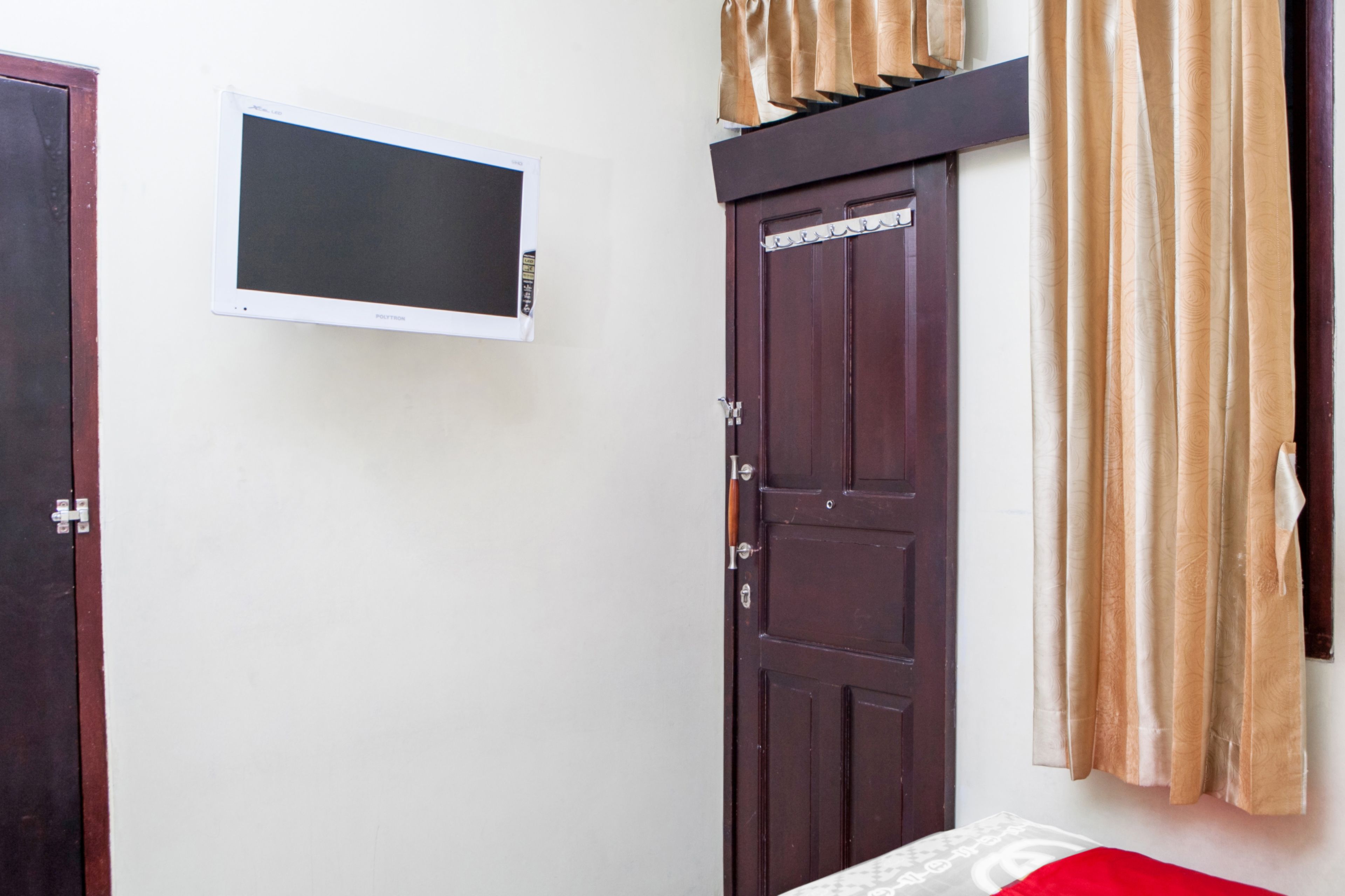 Hotel Salon Fora & Cafe by OYO