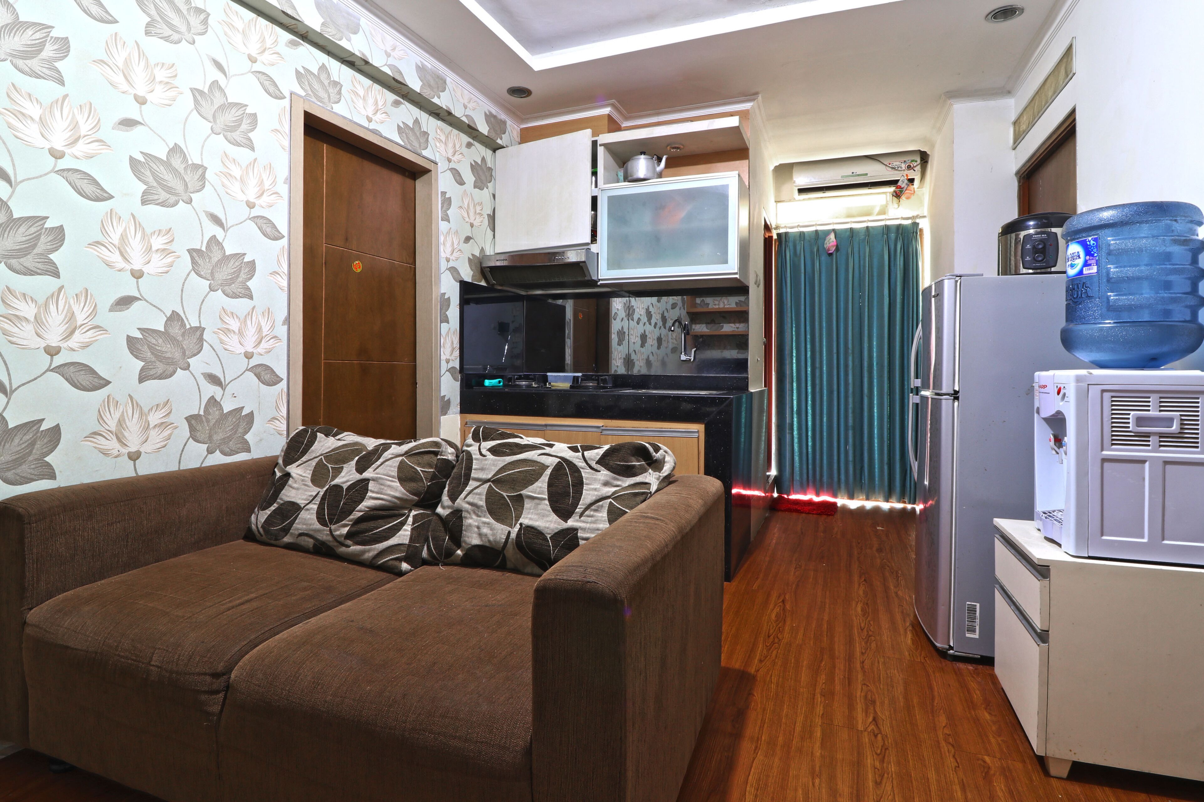 Inkubus Gateway Apartment Ahmad Yani