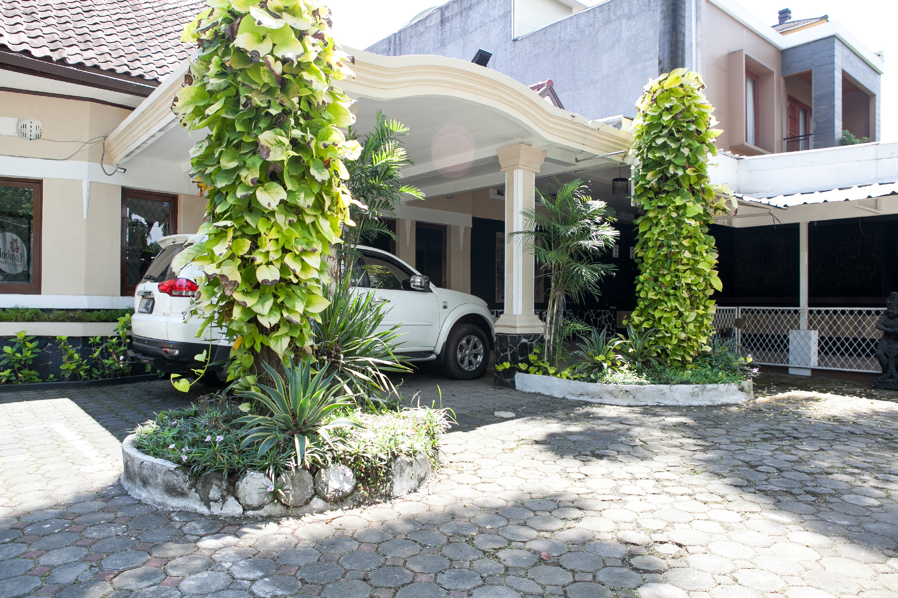 Lombok Ethnic Bandung by RedDoorz