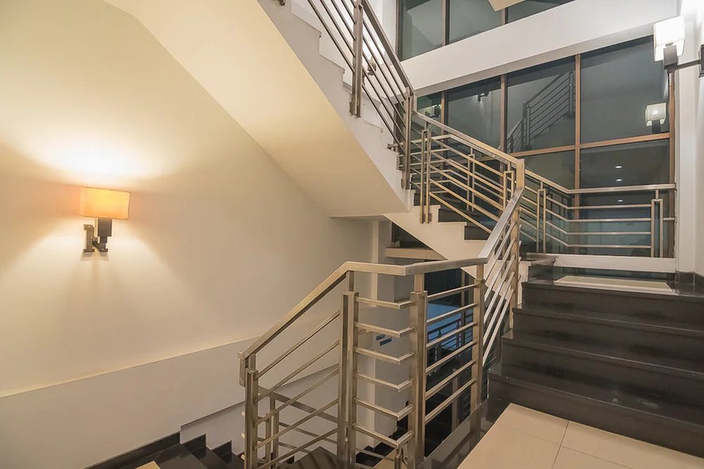 Naval Hotel By RedDoorz