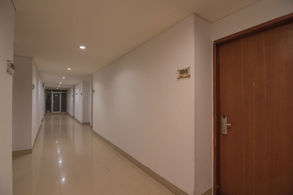 Naval Hotel By RedDoorz