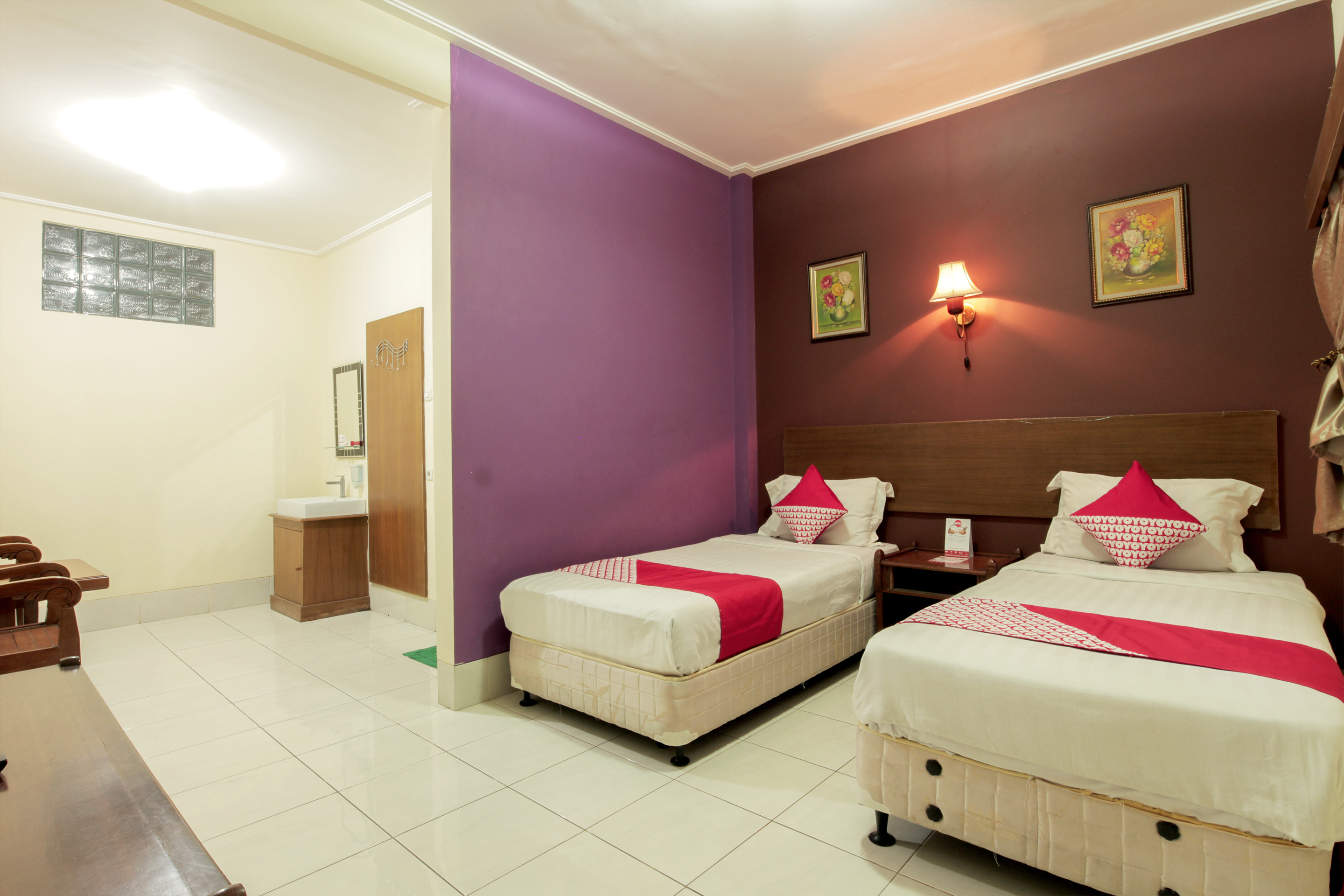 Hotel Sebelas by OYO