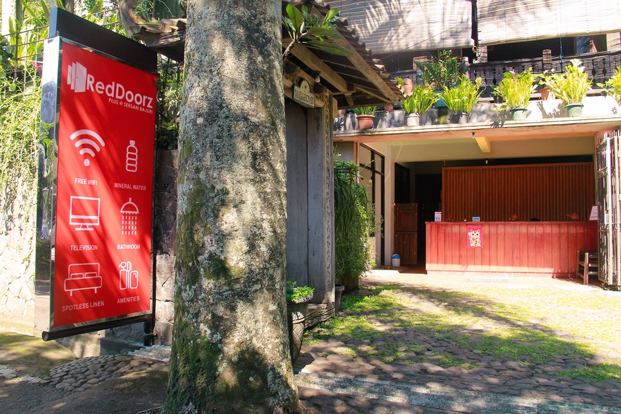 Palagan Joglo Boutique Guest House by RedDoorz