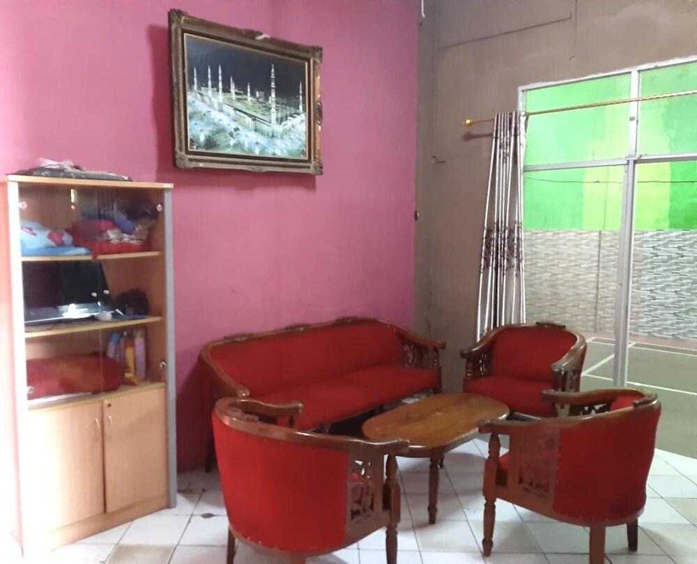 Penginapan Jempol by OYO Rooms