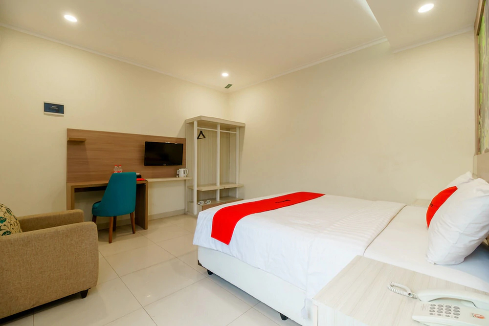 Point Phila Hotel by RedDoorz