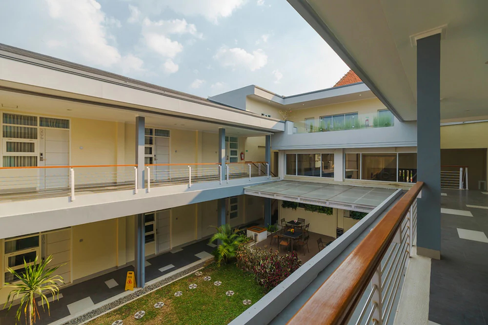 Point Phila Hotel by RedDoorz