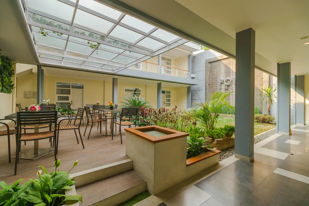 Point Phila Hotel by RedDoorz