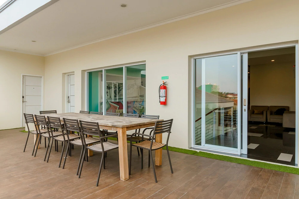 Point Phila Hotel by RedDoorz