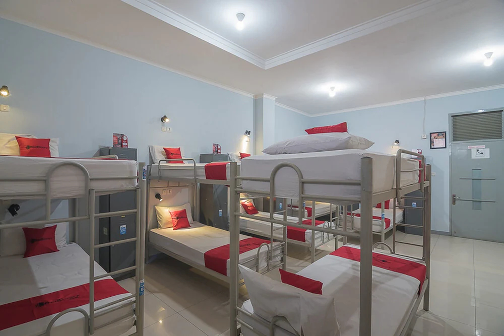 Populair Hostel by RedDoorz