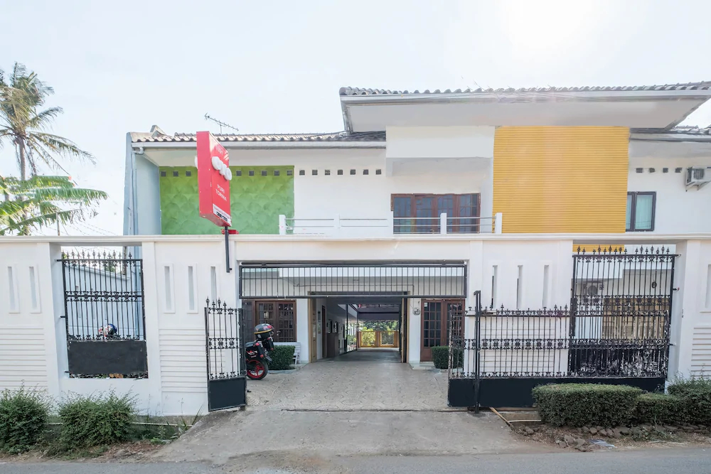 Puri Torina Residence by OYO Rooms