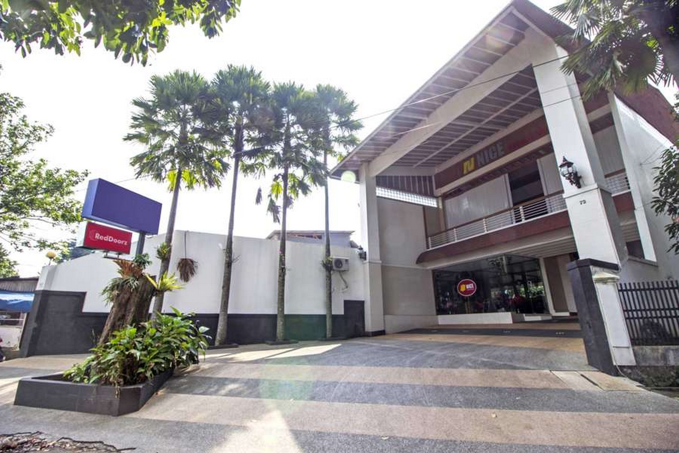 RedDoorz @ Hegarmanah