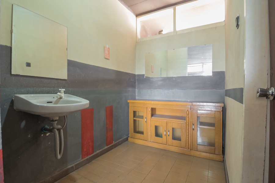 RedDoorz @ Maribaya Street