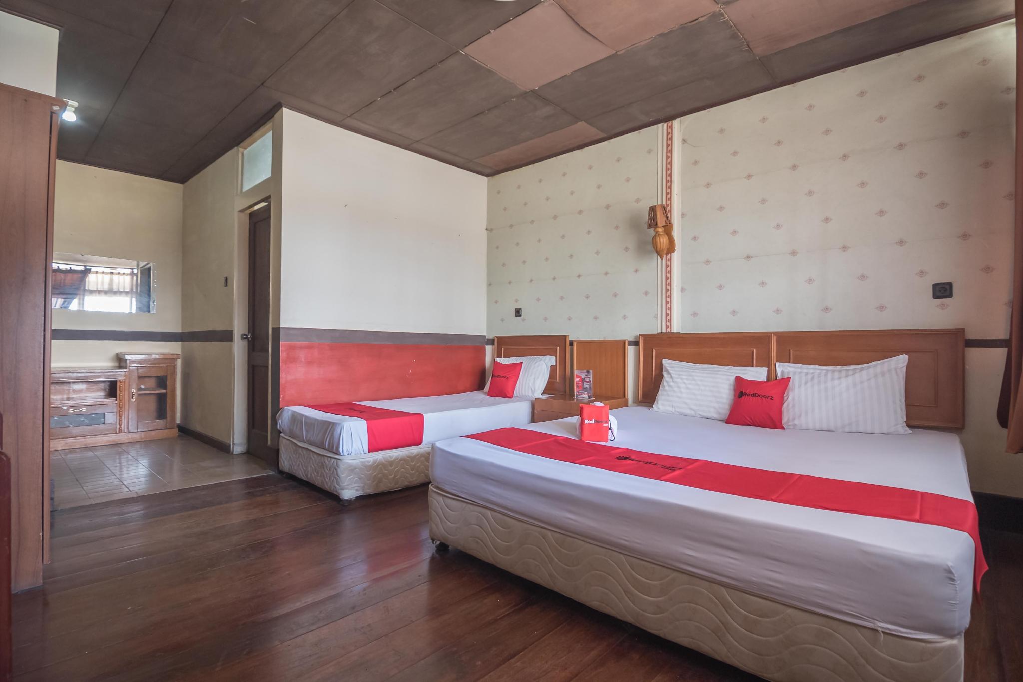 RedDoorz @ Maribaya Street