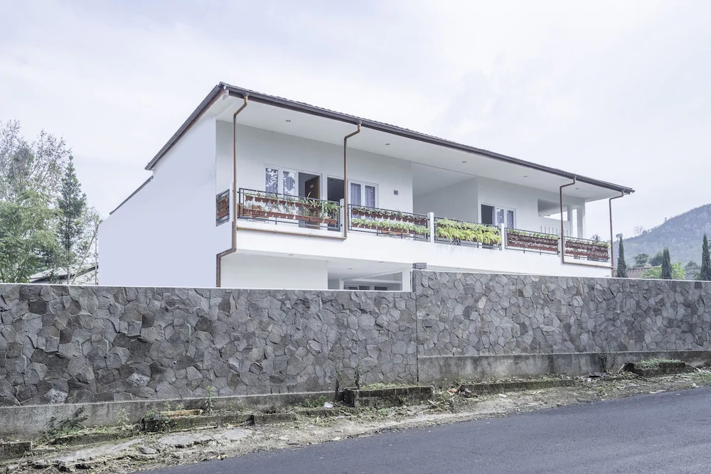 Rossan Villa 4 Hotel near Pasar Lembang RedPartner