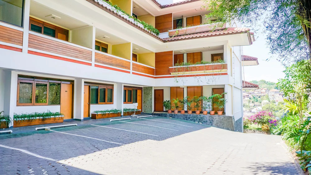 Setiabudhi Indah Hotel by OYO Rooms