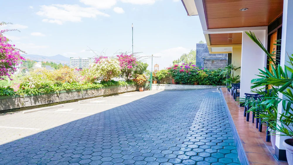 Setiabudhi Indah Hotel by OYO Rooms