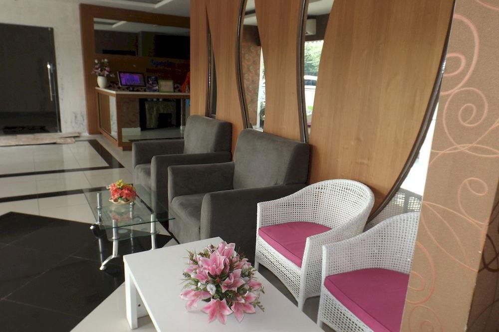 Specia Hotel & Resto