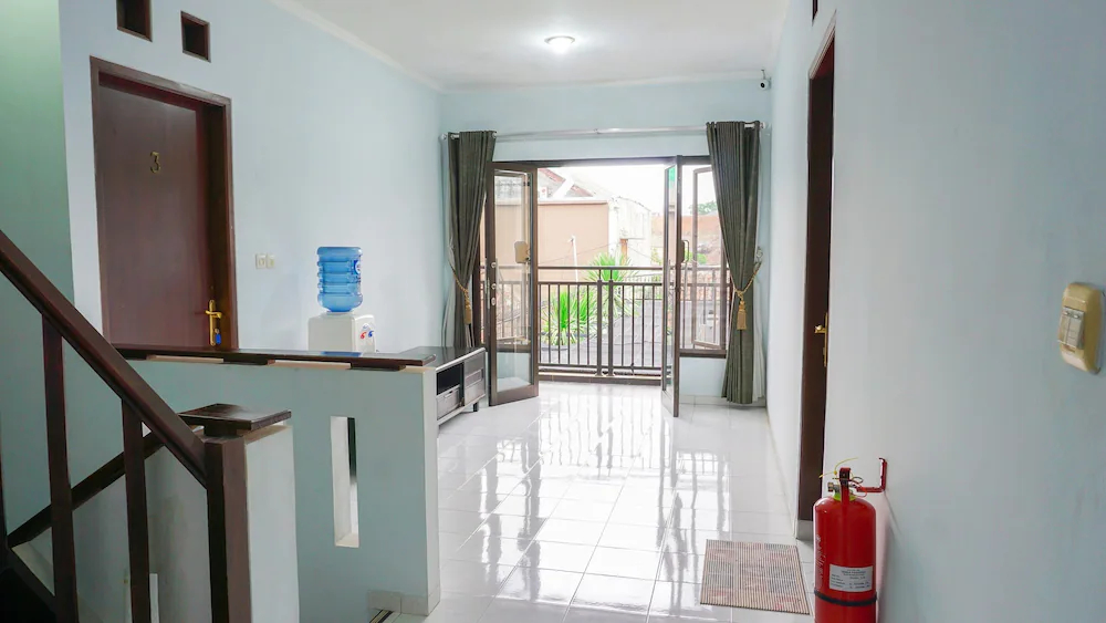 SPOT ON 1792 Roemah Nenekoe Guest House