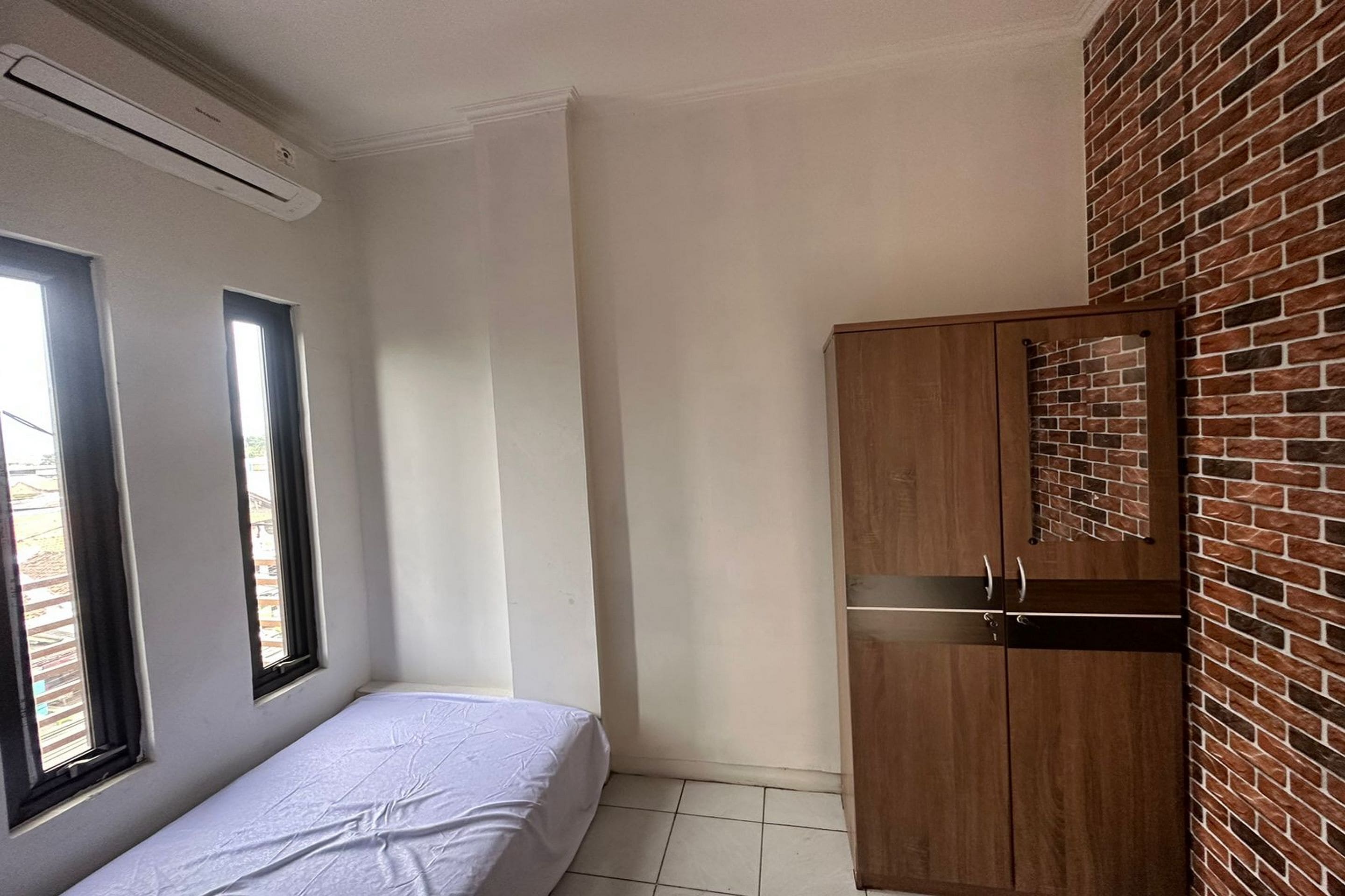 Spot On 93624 Damai 3 Guest House