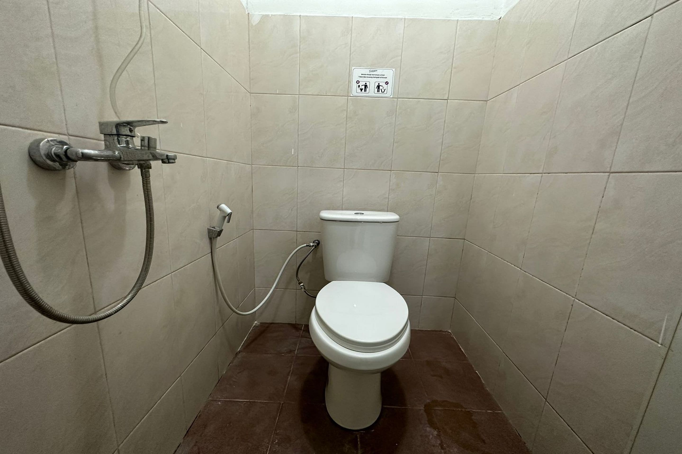 Spot On 93624 Damai 3 Guest House