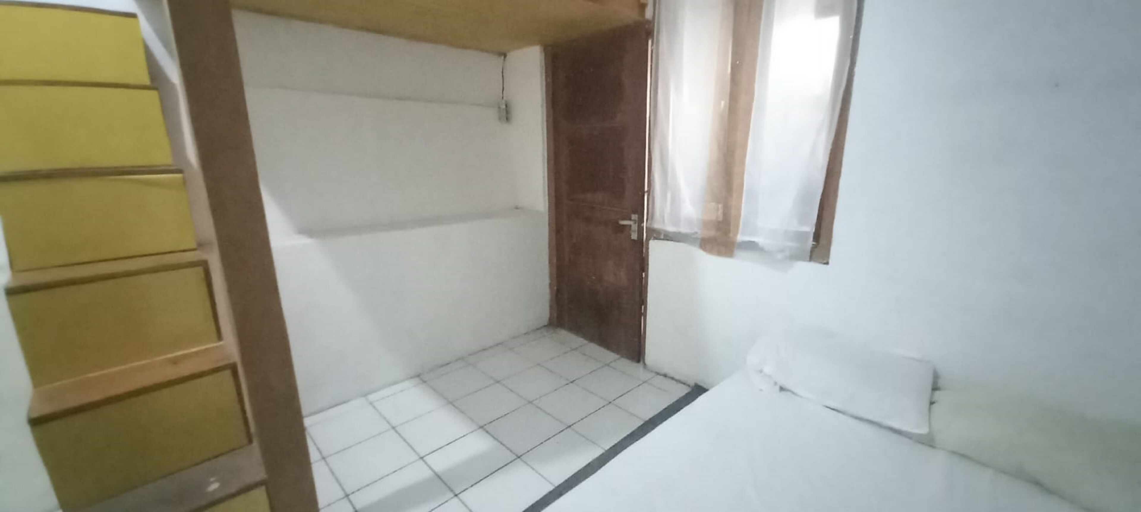 Spot On 93964 Guest House Pak Gatot 3