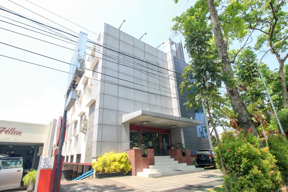 Sutan Raja Guest House by Airy