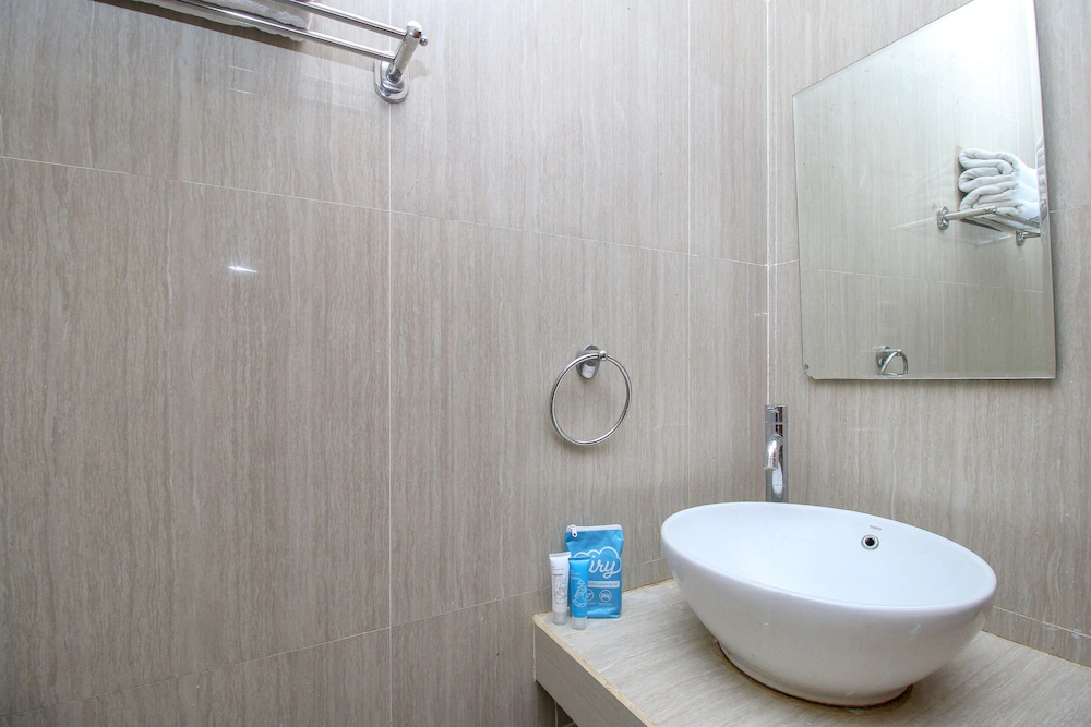 Sutan Raja Guest House by Airy